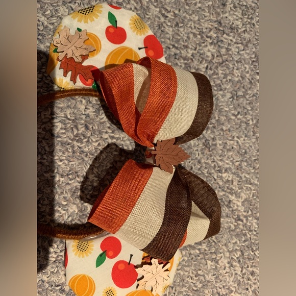 Mickey Mouse/Minnie Mouse Fall Disney ears - Picture 4 of 4